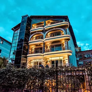 4* Hotel Broadway